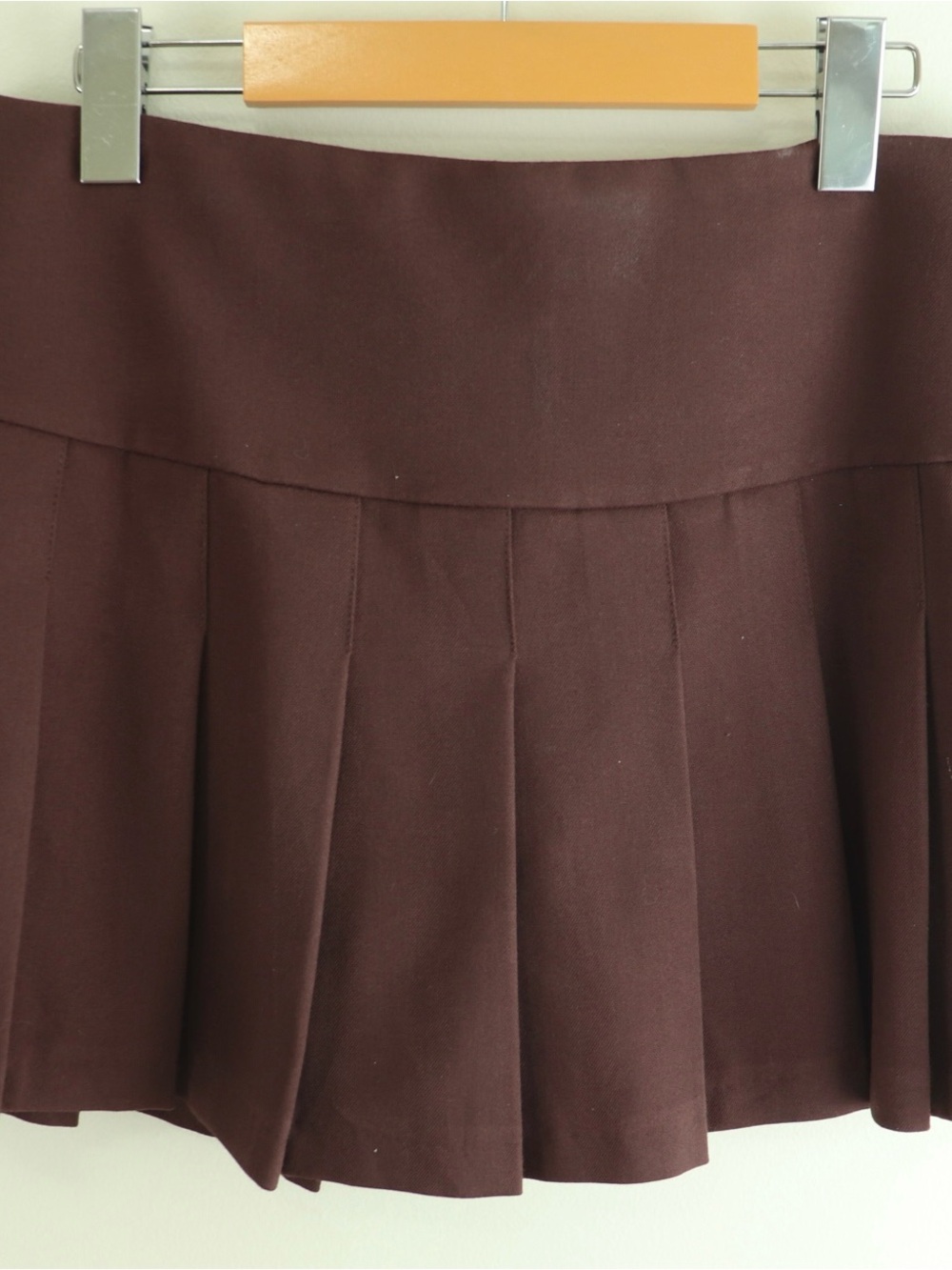 Abercrombie & Fitch x Kathleen PostPleated Mini Skirt Brown Preppy Academia
